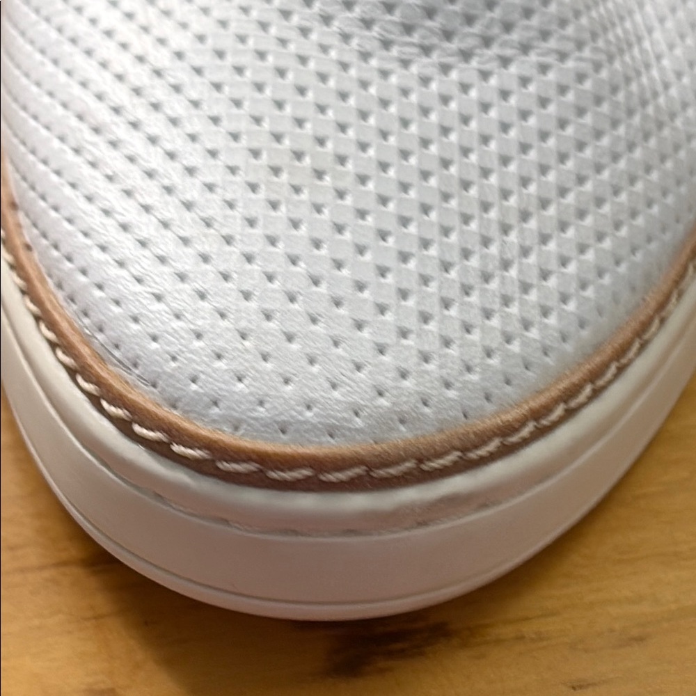 Naturalizer Women's 8.5Wide Zola 3 Perforated White Leather Slip On Loafers EUC - Picture 7 of 8